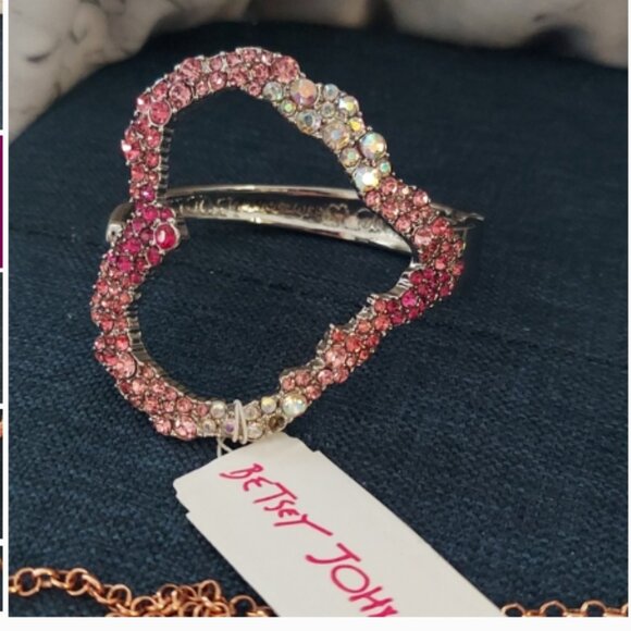 Betsey Johnson RHINESTONE HEARTS 3 PIECE SET - Picture 3 of 9